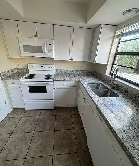 220 Meyer Ct #220 — Photo 14
