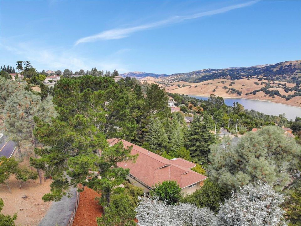 1st image of 17280 Lake View Dr