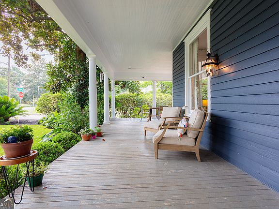 4th image of 401 E Jefferson St