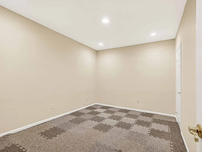 8016 Quarry Ridge Way — Photo 48