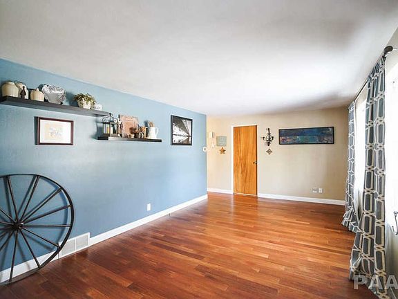 3rd image of 4508 N Indiana Ave