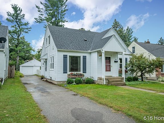 3rd image of 1196 Edna St SE