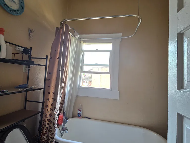725 Maryland Ave — Photo 12