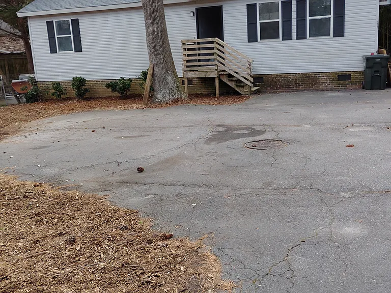 131 Brookway Dr — Photo 2