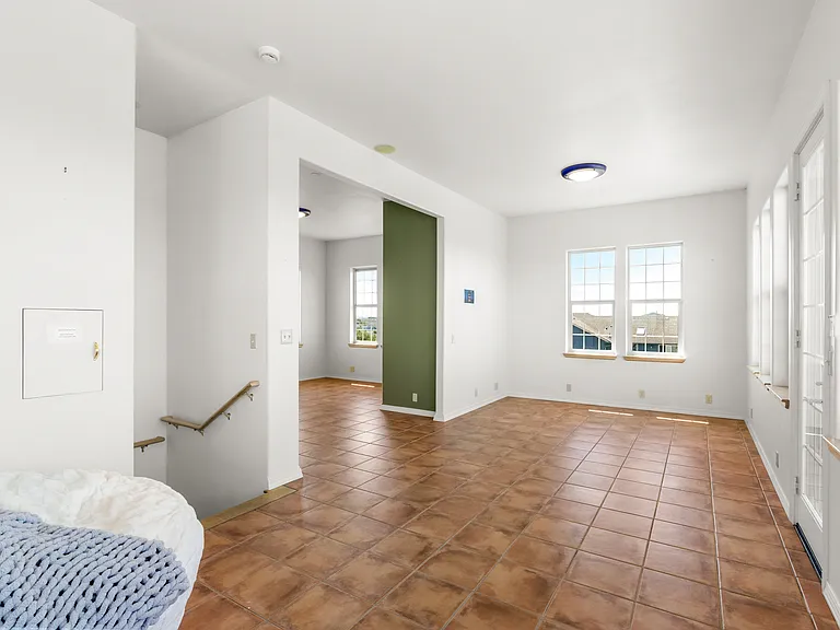 1140 Ocean Shores Blvd SW — Photo 9