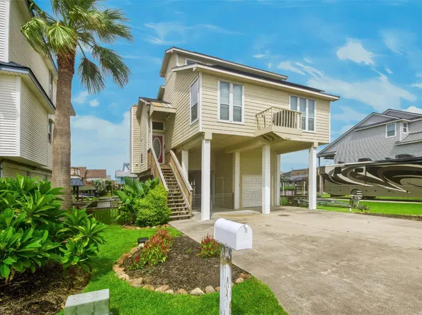 1144 Sailfish St, Bayou Vista, TX 77563