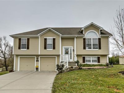 304 Lacy Ct, Belton, MO, 64012