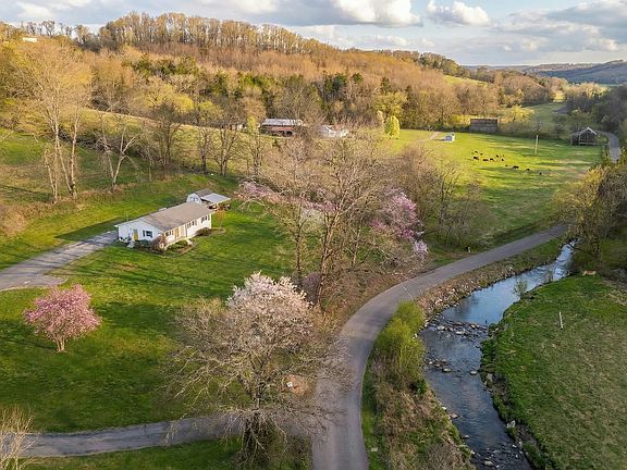 2nd image of 1120 Bull Run Rd