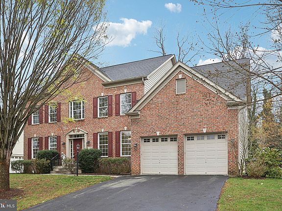 3rd image of 101 Levenbury Pl