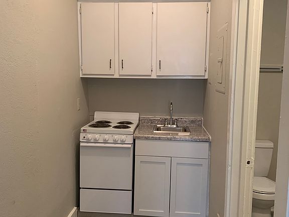 4th image of 212 E 10th St APT 8