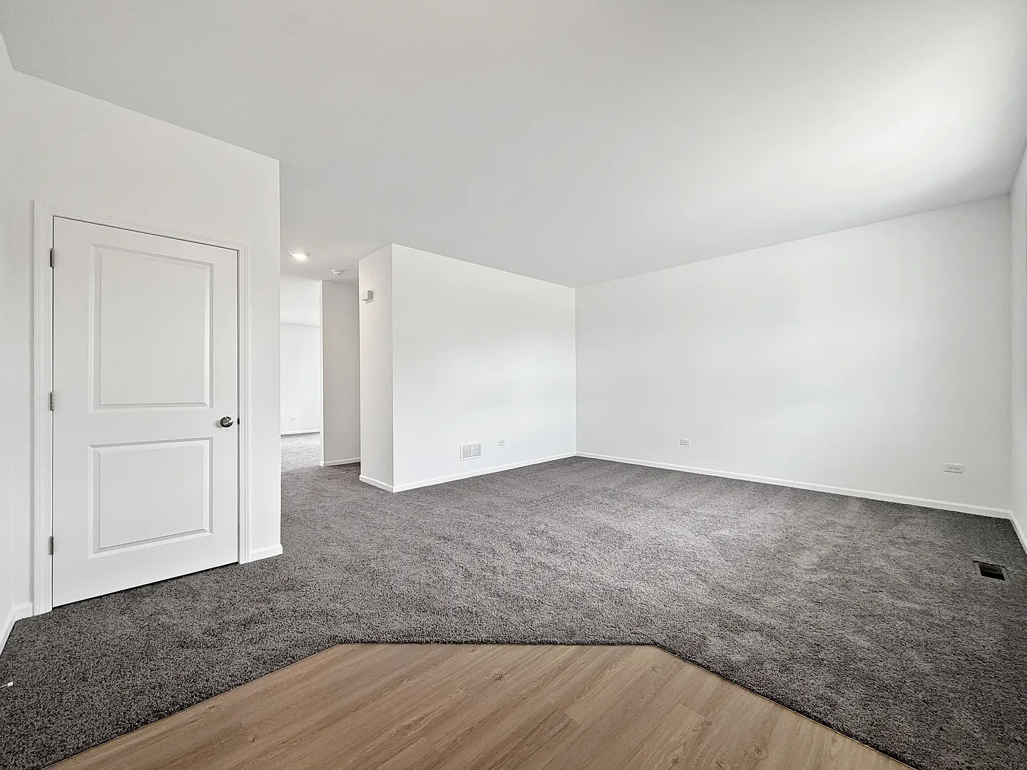 4 bed, 2.5 bath, 2589 sqft, $3,200 — Photo 2