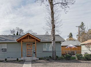 512 SE 10th St, Grants Pass, OR