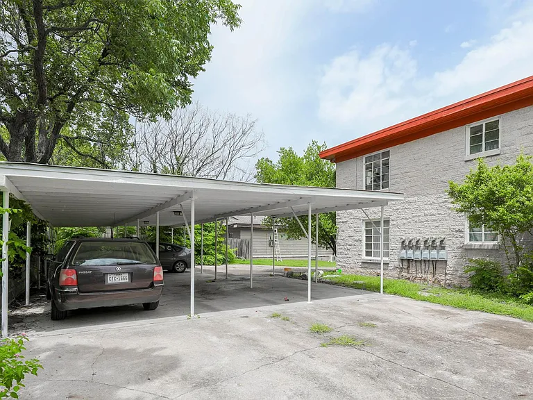 3300 Tom Green St #5 — Photo 23