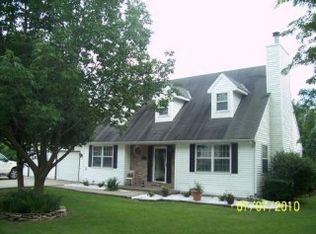 391 10th St, Mazon, IL 60444