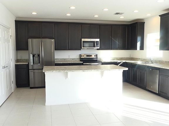 3rd image of 5027 Beauclair St