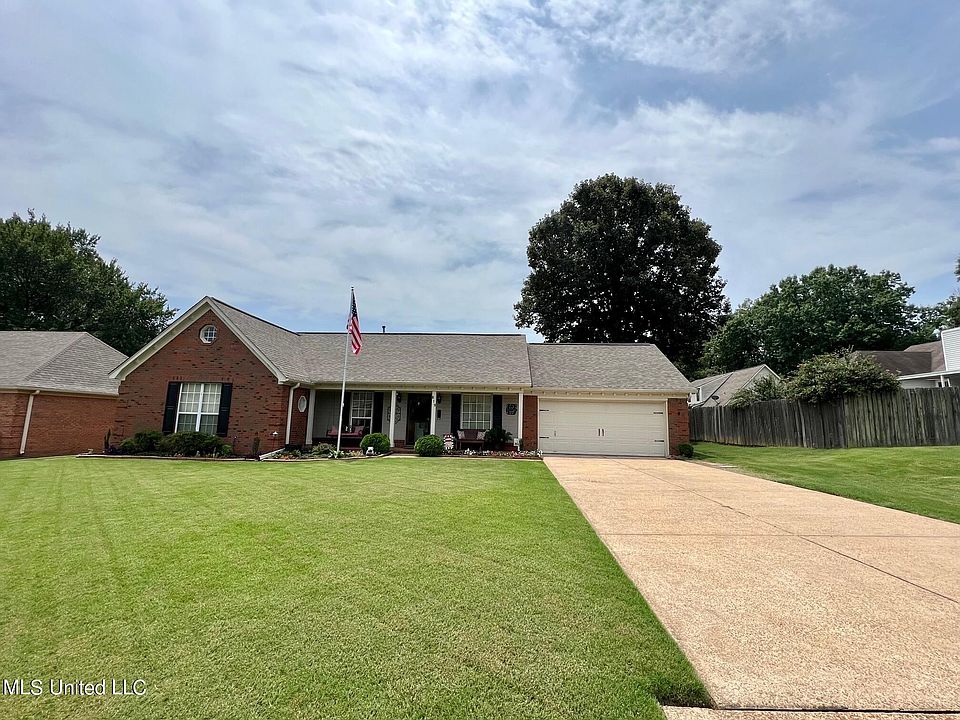 1st image of 819 Snow Pine Dr