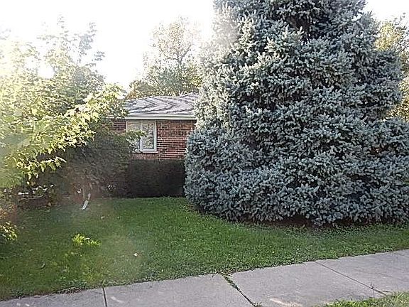 5th image of 598 Dawn Ct