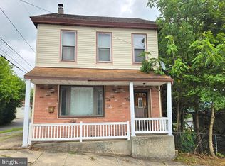 2 E Colliery Ave, Tower City, PA 17980