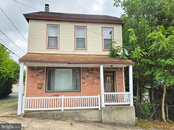 2 E Colliery Ave, Tower City, PA 17980
