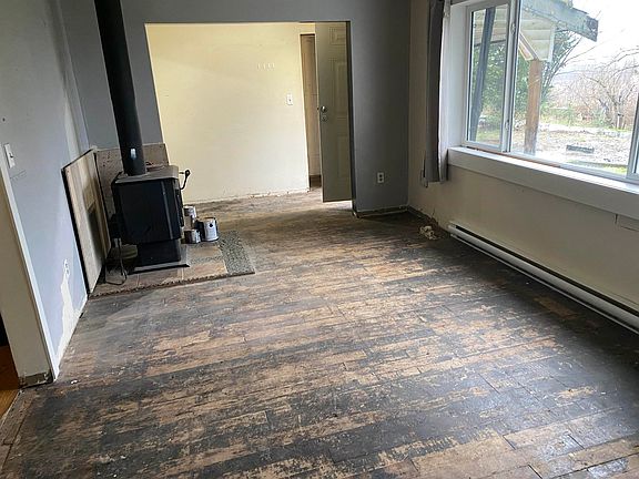 3rd image of 11567 Stave Lake Rd