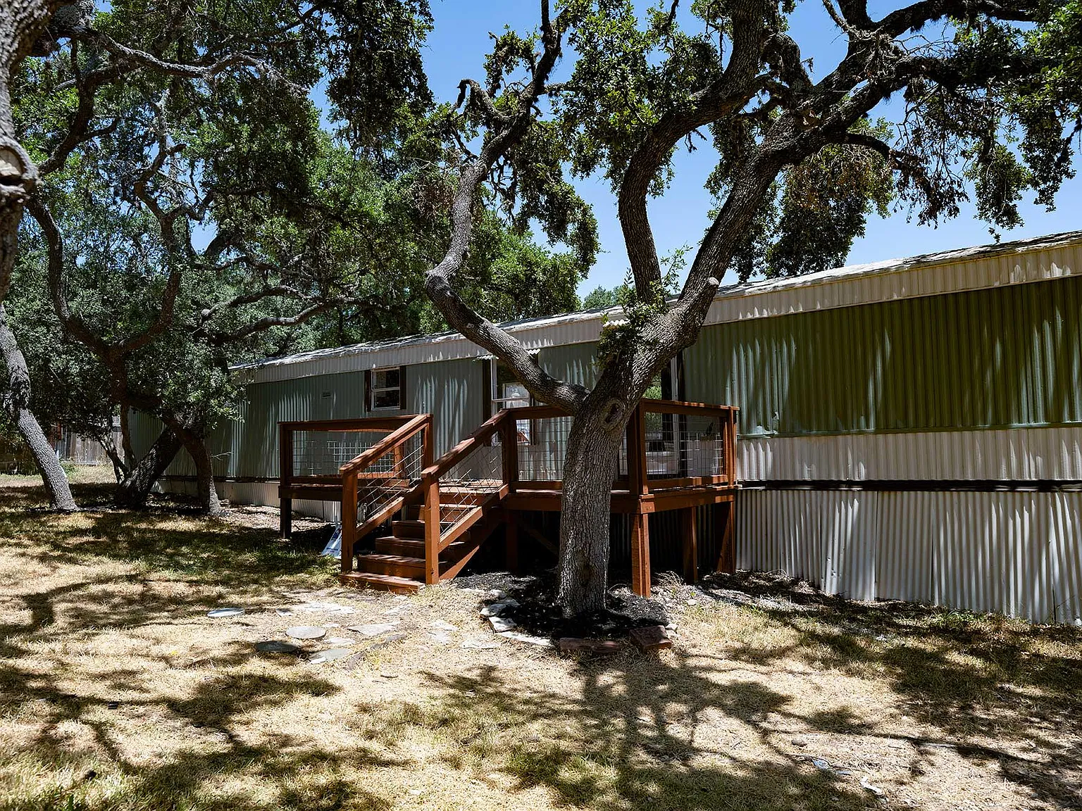 2 bed, 924 sqft, $1,200 — Photo 2
