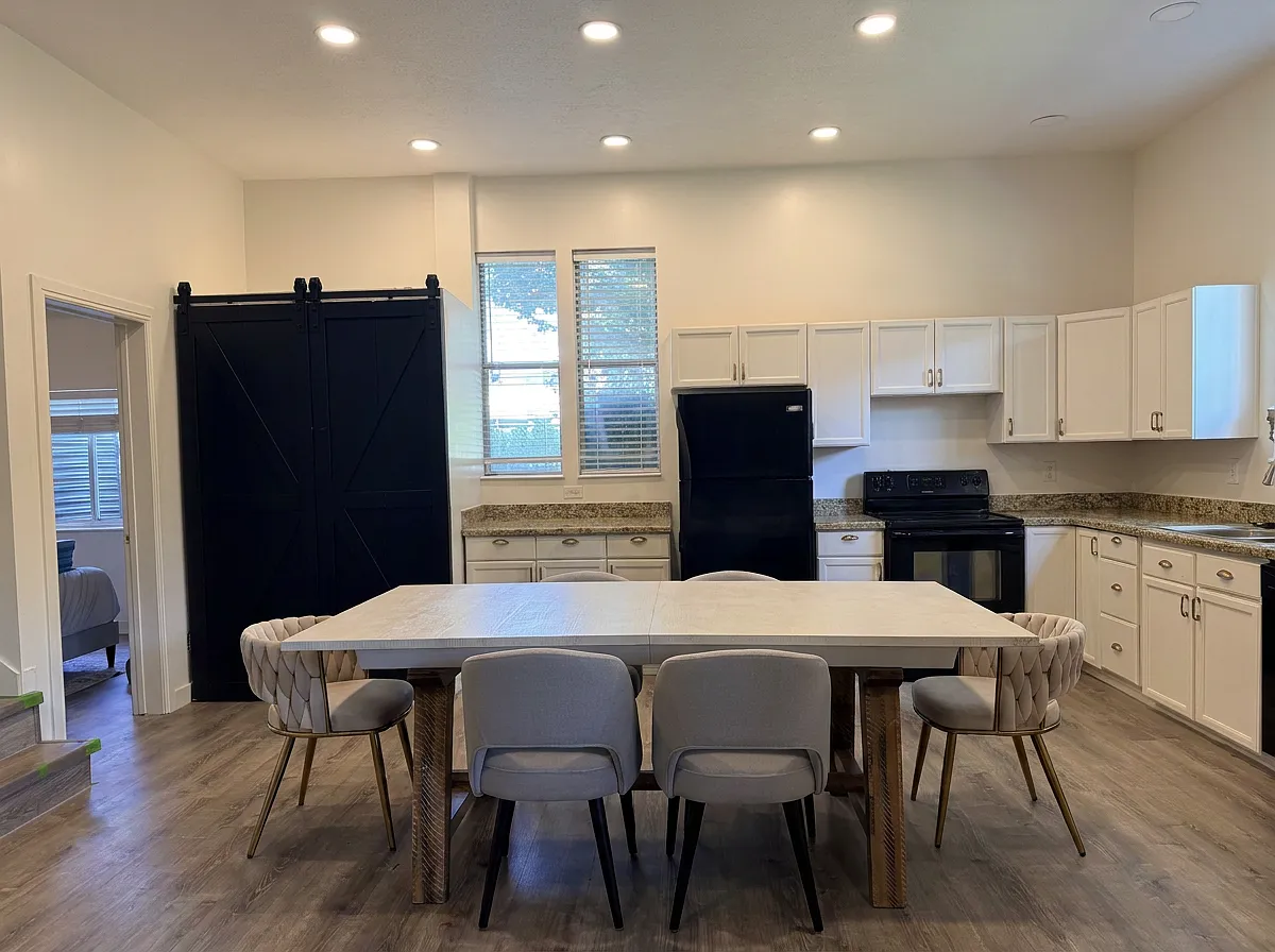 2 bed, 1900 sqft, $1,800 — Photo 3