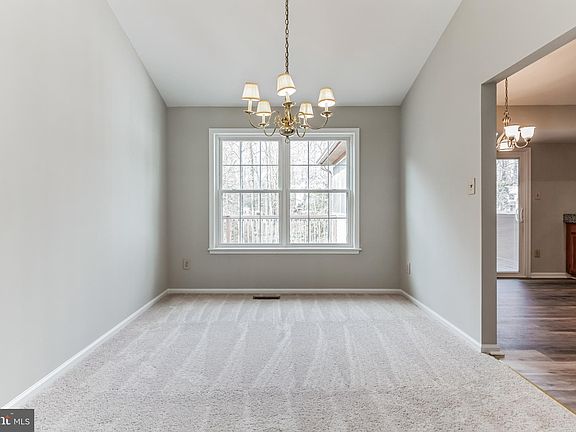 5th image of 71 Clark Ln