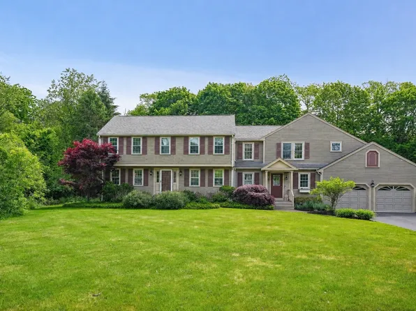 2 Berkley Cir, Hingham, MA 02043