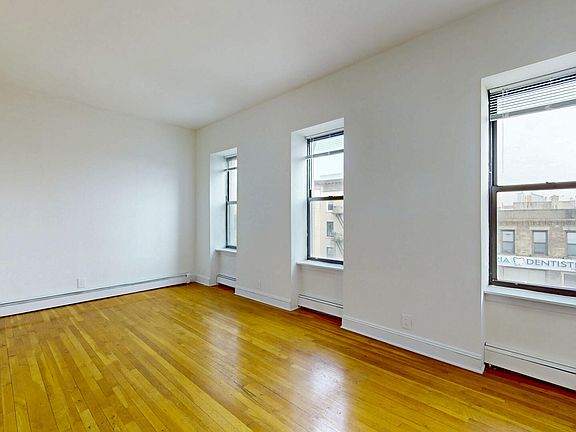 3rd image of 3148 Steinway St APT 2