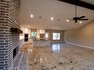 1052 Justin Dr, Springtown, TX 76085