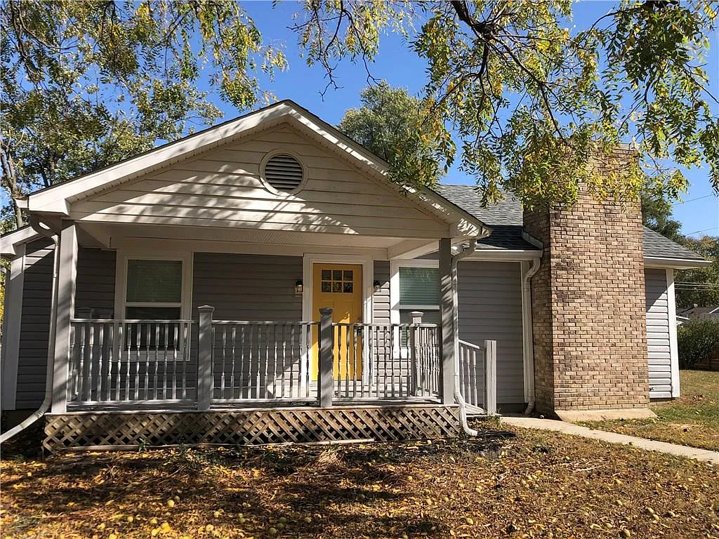 3253 Foltz St photo 1
