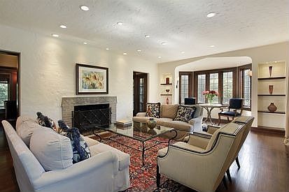 3rd image of 303 N Deere Park Dr W