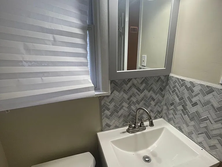 101 Brookfield Ave #2 — Photo 8