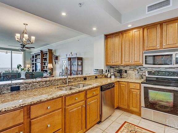 5th image of 10099 Nelle Ave Unit 901
