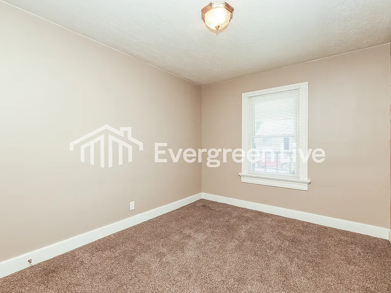 4109 Farnham Ave — Photo 10