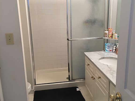 5th image of 2110 Highcourt Ln APT 302