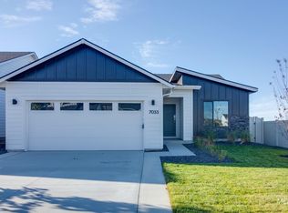 7033 W Redwood Creek Dr, Meridian, ID 83646