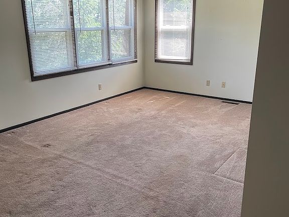 4th image of 512 Breezy Point Dr #11225560