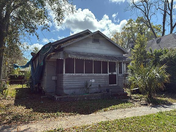 3rd image of 1024 W 26th St