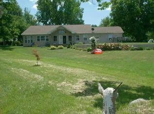 860 Ln 130 Fox Lk, Angola, IN 46703