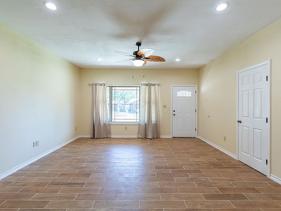5th image of 2910 Wenwood Rd