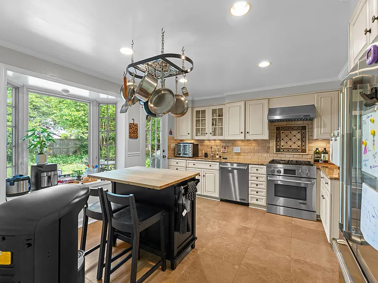 5121 Baltan Rd — Photo 10