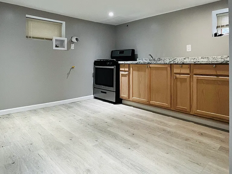9 Rosedale Ave — Photo 5