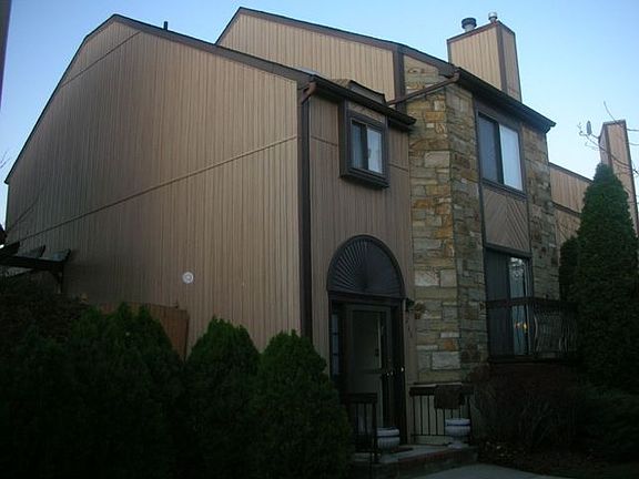 Detached walls with park landscaping