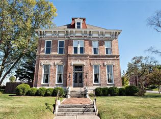 118 S Charles St, Belleville, IL 62220