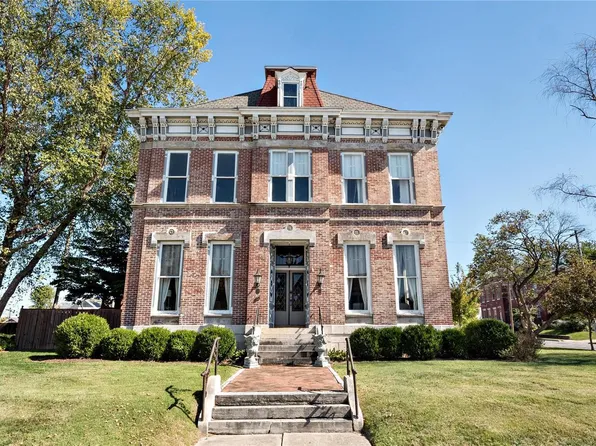 118 S Charles St, Belleville, IL 62220