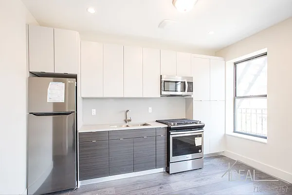 Rented by Ideal Properties Group | media 4