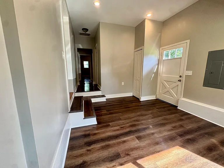 636 N Moore Rd — Photo 14