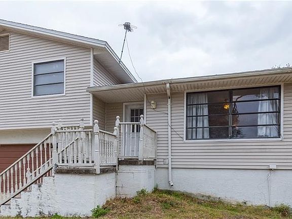 2nd image of 4850 Blue Jay Cir