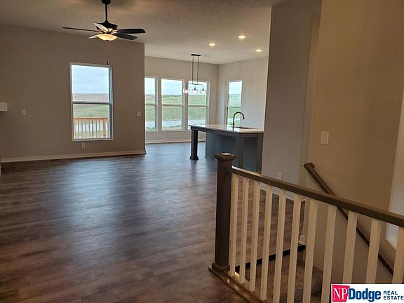 3rd image of 5118 Heartland Dr
